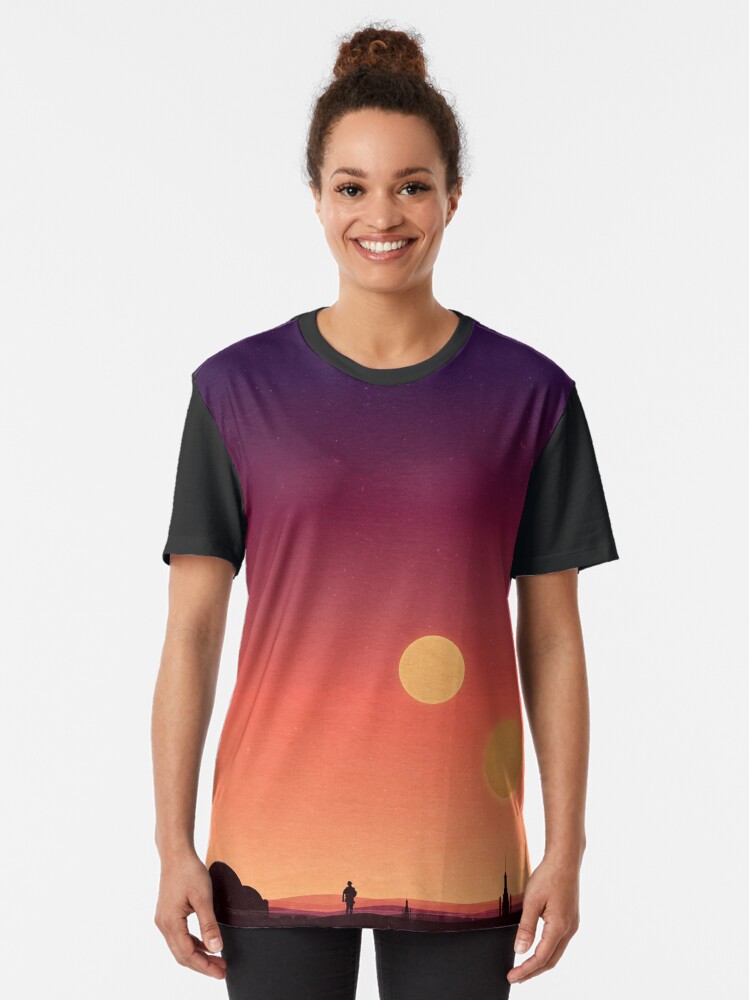 Imagen 2 de 5, Camiseta gráfica con la obra Listo para la aventura., diseñada y vendida por donpringus.