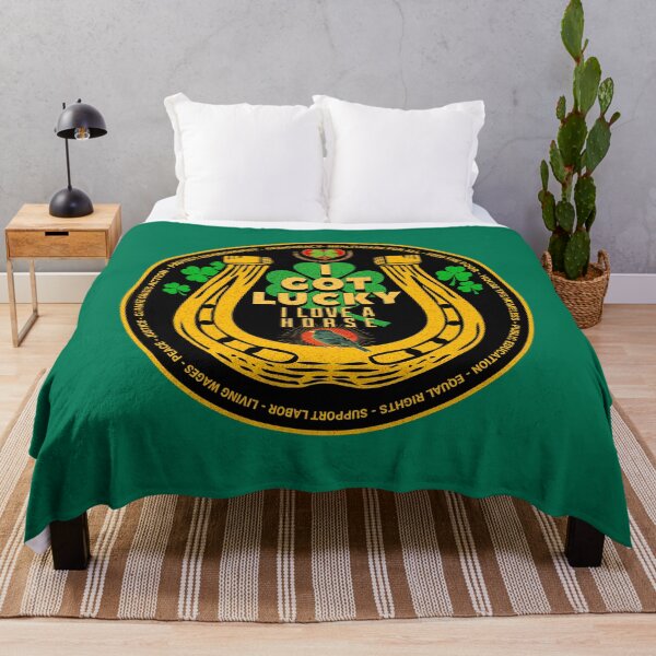 Artikelvorschau, PMD00544 Progressive Movement Designs Irish American I Got Lucky I Love a Horse lustige Botschaft für den St. Patricks Day oder jeden anderen Tag für progressive Demokraten und Anhänger von Bernie Sanders entworfen und verkauft von ProgressiveLeft.