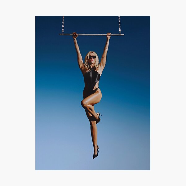 Vista previa del artículo con la obra «miley bailando», diseñado y vendido por GermaineLavy.