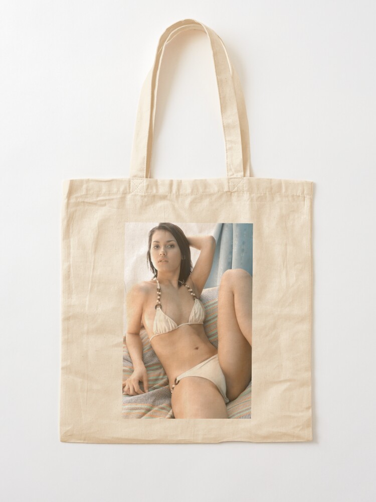 https://ih1.redbubble.net/image.4860475509.1766/ssrco,tote,cotton,canvas_creme,flatlay,tall_portrait,750x1000-bg,f8f8f8.1.jpg