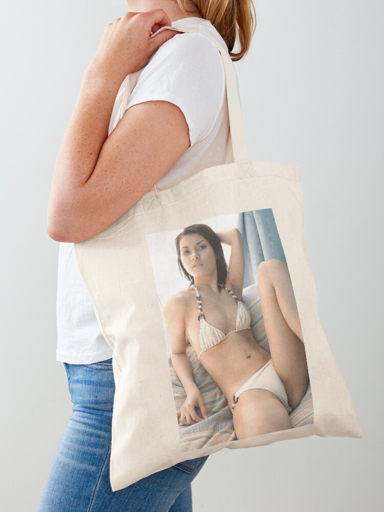 https://ih1.redbubble.net/image.4860475509.1766/ssrco,tote,cotton,canvas_creme,lifestyle,tall_portrait,750x1000-bg,f8f8f8.1.jpg