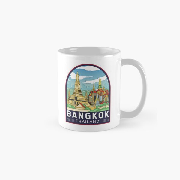 Bangkok, Thaïlande - 25 Avril 2015: Grains De Café Torréfiés Dans Une Tasse  Blanche Avec Le Logo