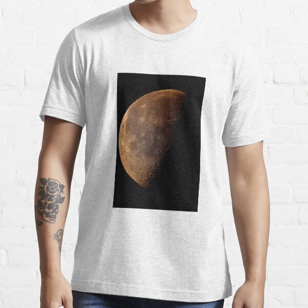 sunday moon Essential T-Shirt