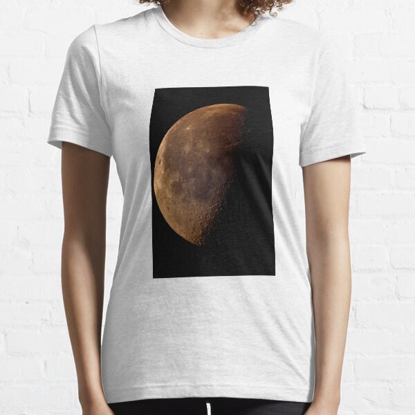 sunday moon Essential T-Shirt