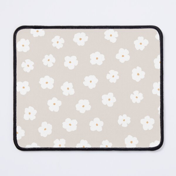 Item preview, Margaritas blancas con fondo beige designed and sold by ArreisArtwork.