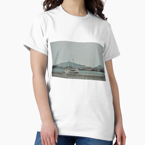 SANTOS SHIPS PONTA DA PRAIA SAO PAULO BRAZIL BEACH COAST Classic T-Shirt