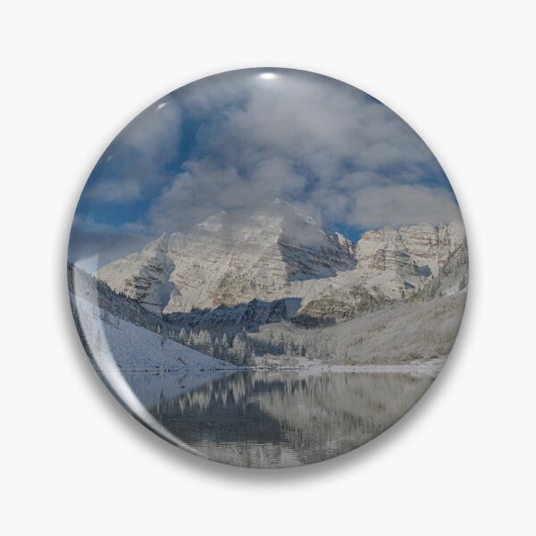 Artikelvorschau, Schneebedeckte Maroon Bells in Aspen, Colorado. entworfen und verkauft von Lena Owens at OLena Art..