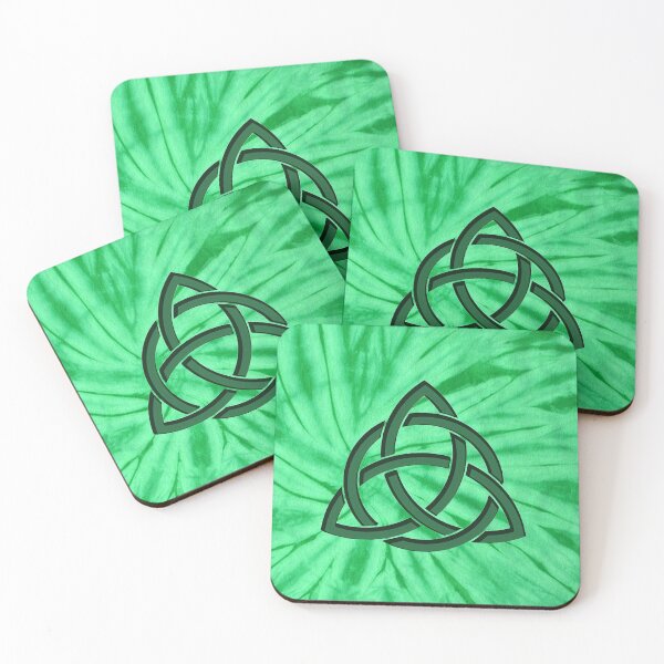 Artikelvorschau, Keltischer Knoten, irische Flagge, irische Weihnachten, irisch, Irland, irische Weihnachtsgeschenke, irische Geschenke, St. Patricks Day, irische Weihnachtsverzierung, irischer Becher, irisches T-Shirt, entworfen und verkauft von Hazel Ryan Wagner.