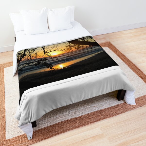 Playa Negra Beach Sunset Comforter