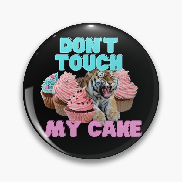 Aperçu de l'œuvre Touche pas à mon gâteau ! créée et vendue par BuckWildDesigns.