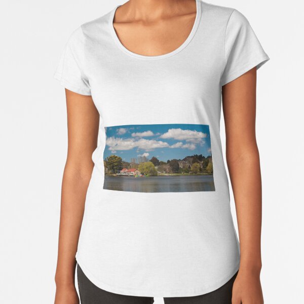 Lake Daylesford Premium Scoop T-Shirt