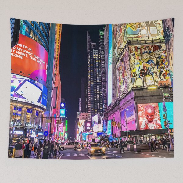 Artikelvorschau, Entdecken Sie das Beste vom Time Square, NYC: Ein Führer zum ikonischen Viertel Manhattans entworfen und verkauft von trendarmy.