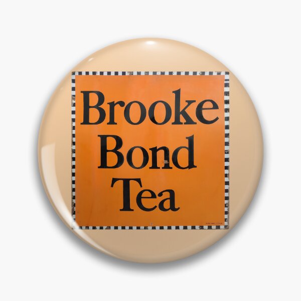 Artikelvorschau, The Names Bond, Retro-Teeschild entworfen und verkauft von JonDelorme.
