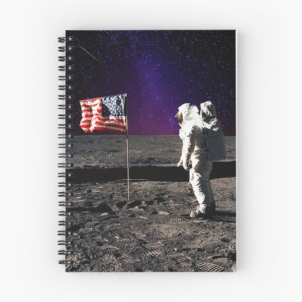 Artikelvorschau, Buzz Aldrin und die US-Flagge auf dem Mond, Apollo 11 entworfen und verkauft von trendistudio.