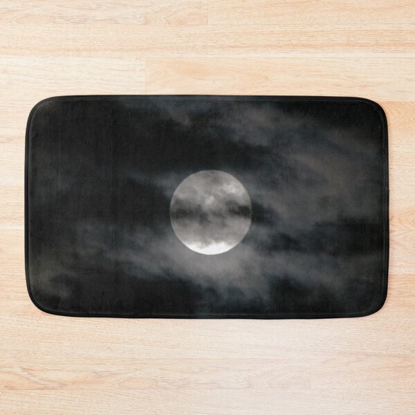 Artikelvorschau, Cloudy Moon entworfen und verkauft von Craig Kauzmann.
