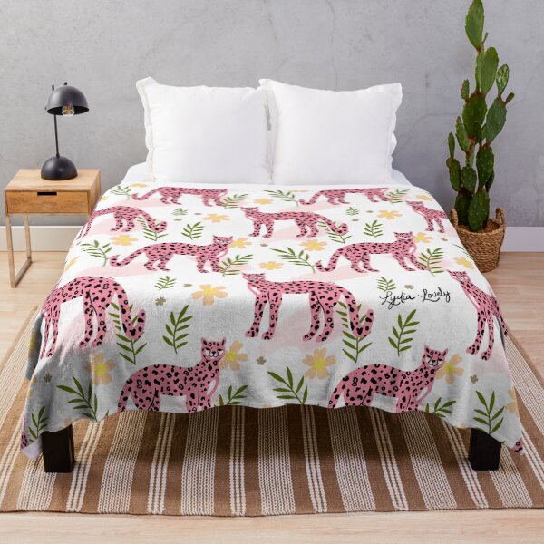 Aperçu de l'œuvre Standing jaguar Pattern pink- white background créée et vendue par Studio Lydia Lovely.