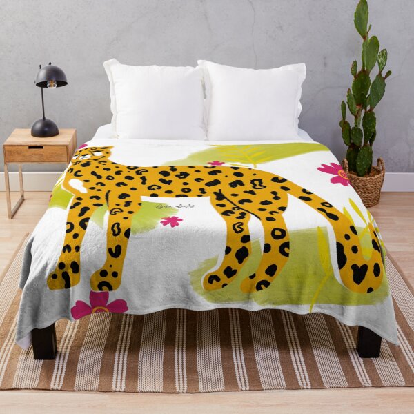 Aperçu de l'œuvre Standing jaguar art work yellow- white background créée et vendue par Studio Lydia Lovely.