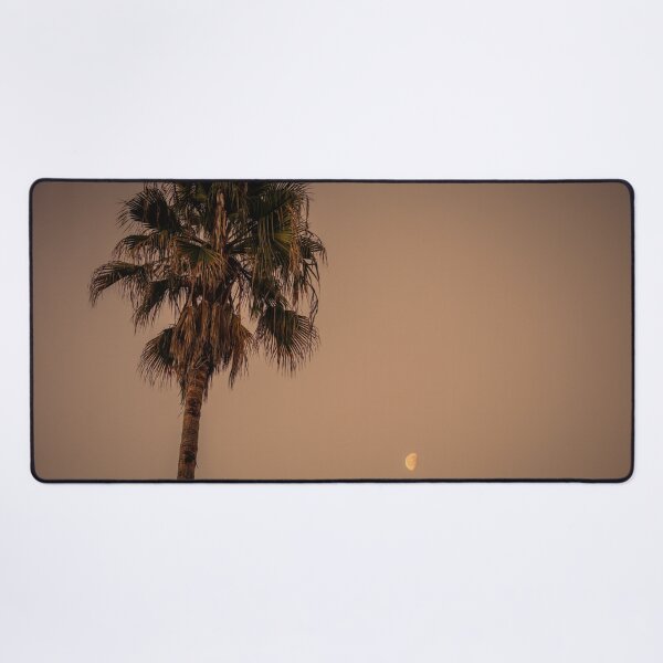 Artikelvorschau, California Palm Tree at Night under the Moon V6 entworfen und verkauft von Family Journey with God.