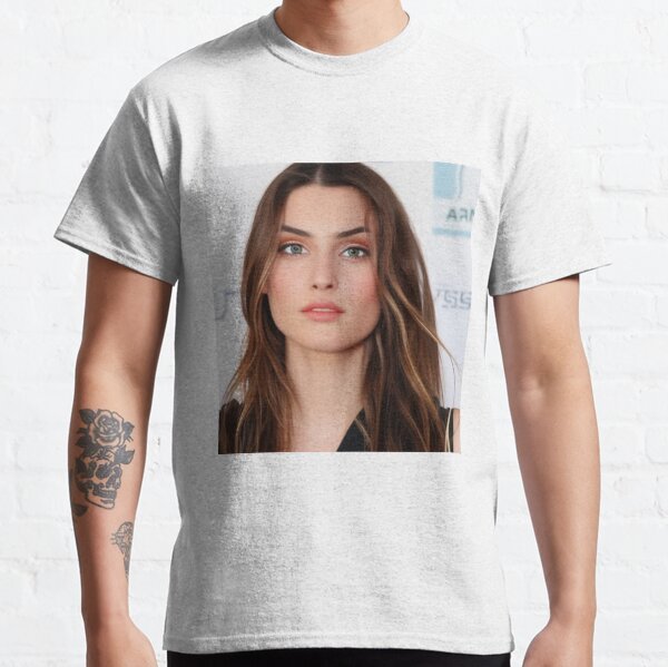 Eye-catching, attractive, appealing, engaging, inviting, lovable, catching Classic T-Shirt