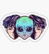 Portriat des außergewöhnlichen Außerirdischen aus dem Weltraum Gesicht verkleidet als ein menschlicher Junge. Sticker