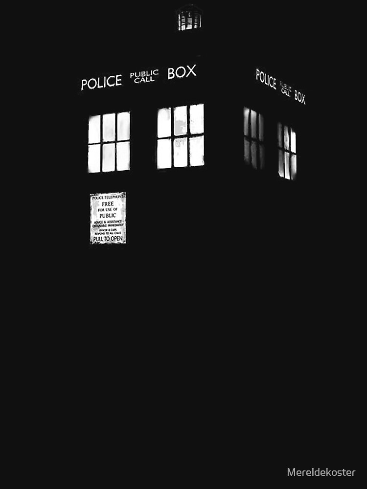 Tardis in the dark by Mereldekoster