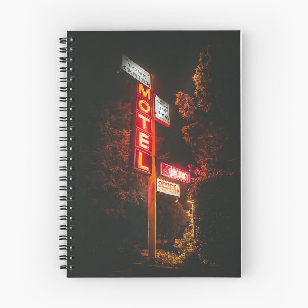 Artikelvorschau, Town Center Motel Schild bei Nacht entworfen und verkauft von SeanBennett.