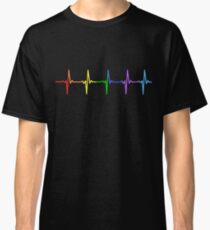 Camiseta clásica Rainbow Pulse Hearbeat LGBT