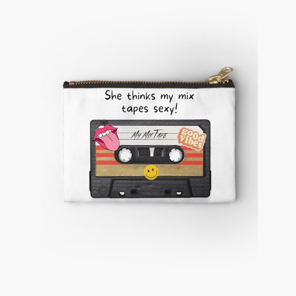 Aperçu de l'œuvre Elle trouve mes mixtapes sexy ! créée et vendue par CHADHAIR.