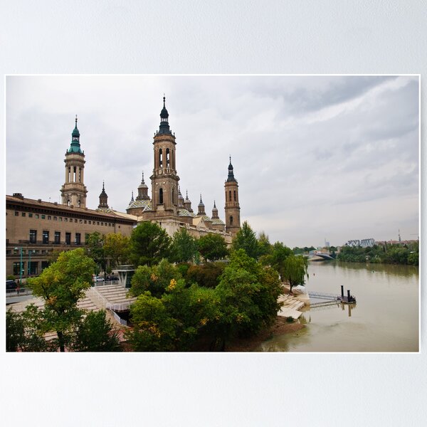 Artikelvorschau, Zaragoza Basilica entworfen und verkauft von Alison Cornford-Matheson.