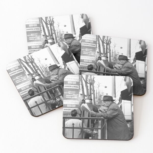 Item preview, r32 / finition 2023: l'Olivier Reporter Photo sur: Les Gens de Paris 1975  Okaio-Umin  Créations  Olavia-Olao designed and sold by o.okaïo.