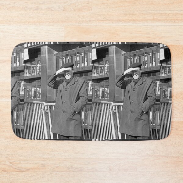 Item preview, r30 / finition 2023: l'Olivier Reporter Photo sur: 3 - Les Gens de Paris 1975 Okaio-Umin Créations Olavia-Olao designed and sold by o.okaïo.