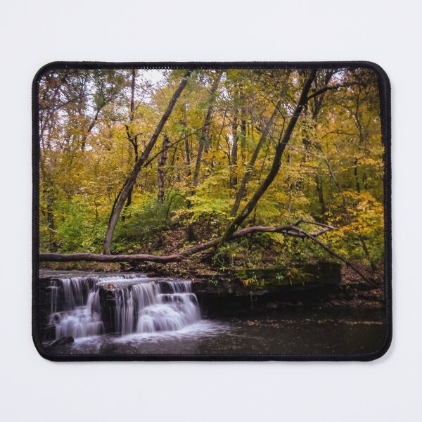 Artikelvorschau, Friedlicher Wasserfall von Brandon Cable entworfen und verkauft von BrandonArtWorld.