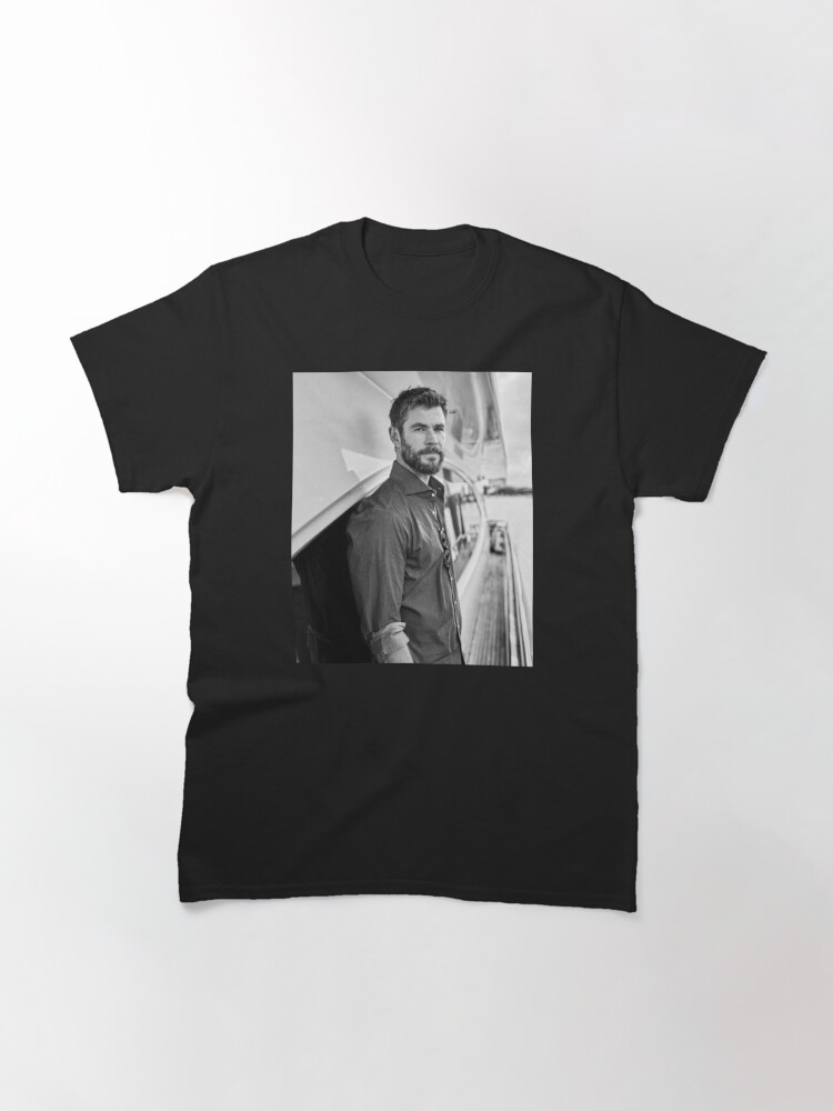 Discover Chris Hemsworth 90s Classic T-Shirt