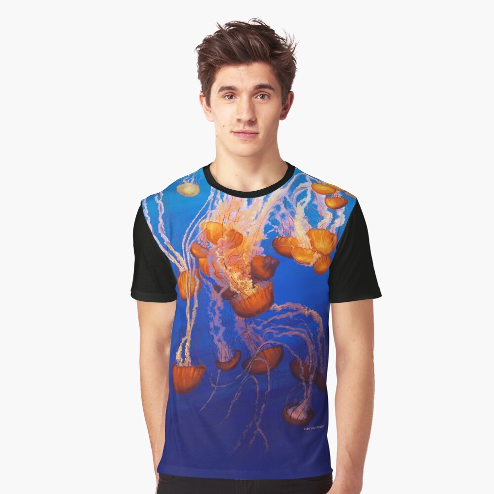 Artikel-Vorschau von Grafik T-Shirt, designt und verkauft von spiderwebart.