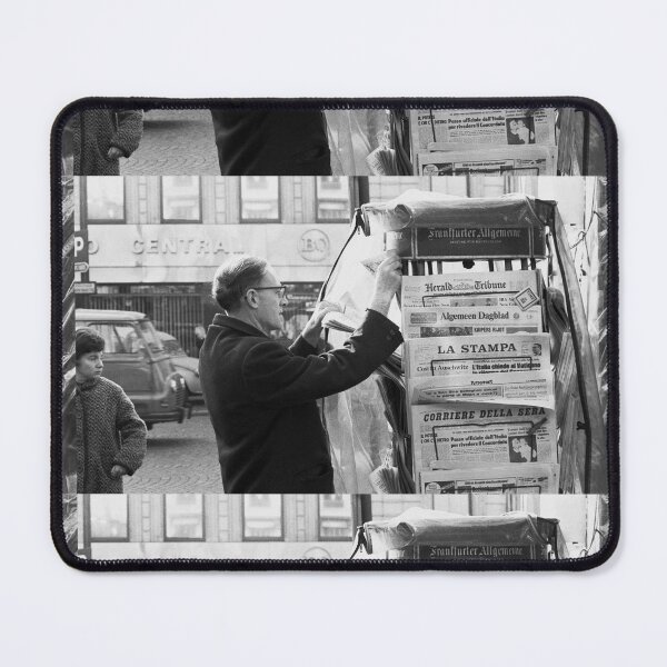 Item preview, r27 / finition 2023 - Olivier Reporter Photo sur: 6 - Les Gens de Paris 1975 Okaio-Umin Créations Olavia-Olao designed and sold by o.okaïo.