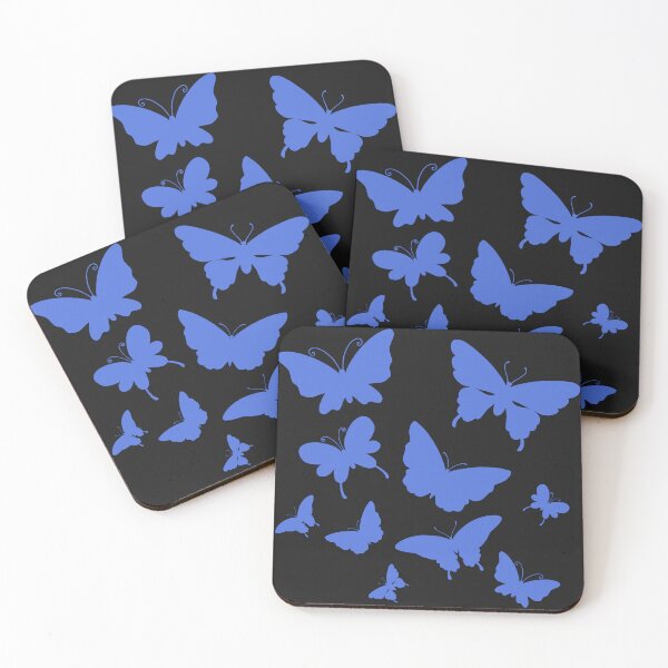 Artikelvorschau, Niedliche Schmetterlingsmuster blau auf schwarz entworfen und verkauft von Chaoticzarts.