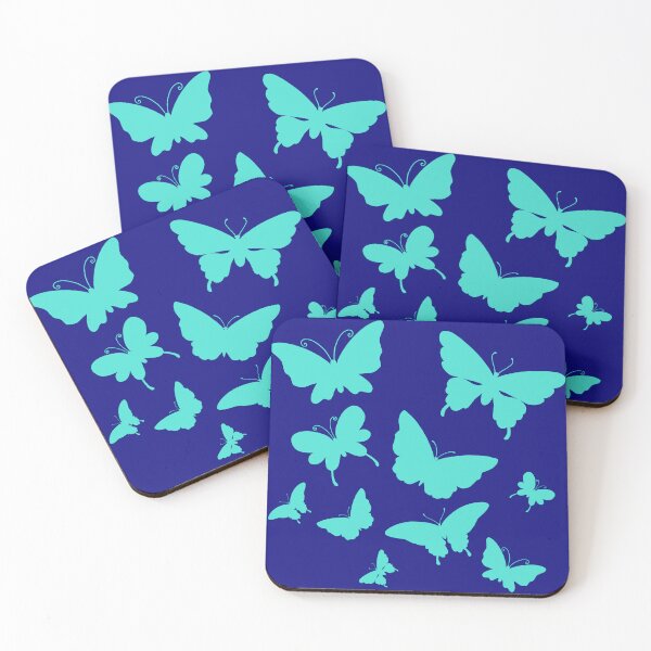 Artikelvorschau, Niedliche Schmetterlingsmuster in Aqua auf Blau entworfen und verkauft von Chaoticzarts.