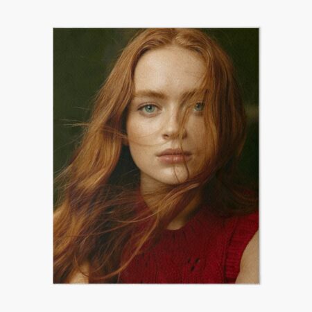 Artikel-Vorschau von Sadie Sink, designt und verkauft von HICHAKARI.