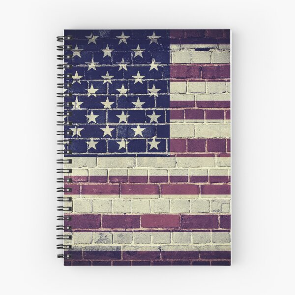 Artikelvorschau, Verblaßte amerikanische Flagge auf einer Backsteinmauer entworfen und verkauft von steveball.