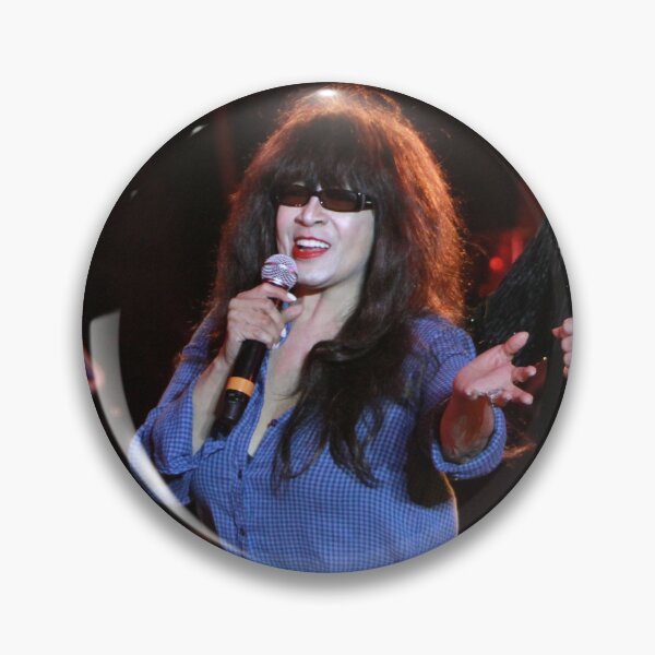 Artikelvorschau, Ronnie Spector und Peter Wolf – J. Geils Band – Foto entworfen und verkauft von ConcertImages.