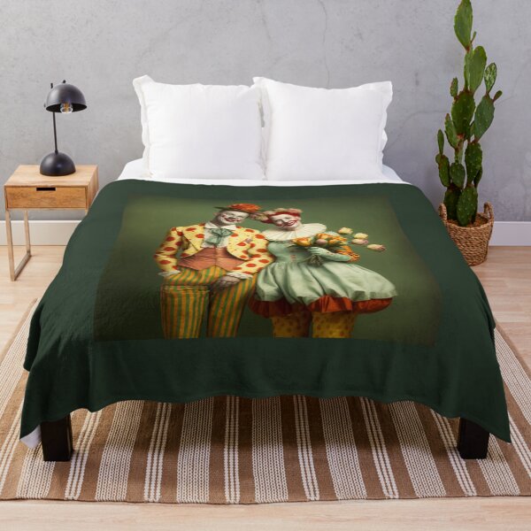 Artikelvorschau, Happy Birthday lustig gekleidetes Paar mit Blumenstrauß gratuliert entworfen und verkauft von G-M-Designs.