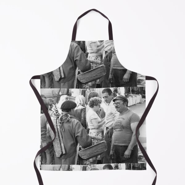 Item preview, r24 / finition 2023 - Olivier Reporter Photo sur: 9 - Les Gens de Paris 1975 Okaio-Umin Créations Olavia-Olao designed and sold by o.okaïo.