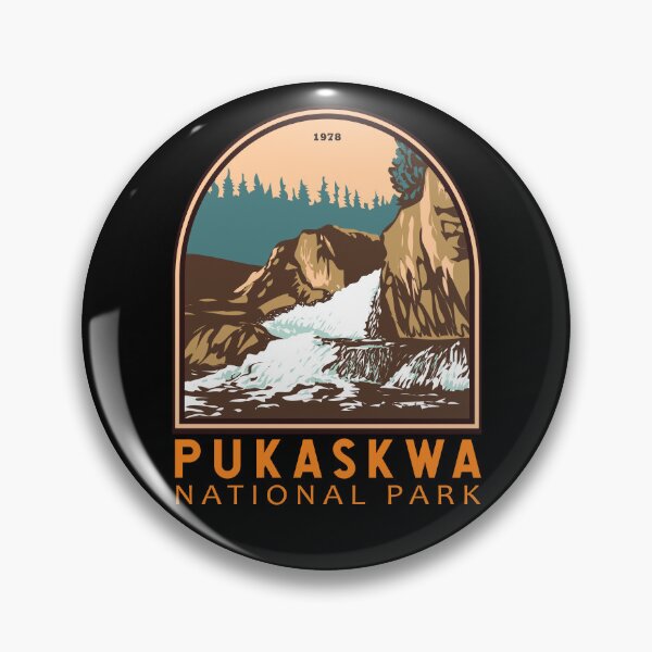 Artikelvorschau, Vintage-Emblem des Pukaskwa-Nationalparks Kanada entworfen und verkauft von KrisSidDesigns.