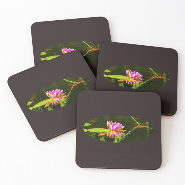 Artikelvorschau, Rosa Lilienblume und Goldfisch entworfen und verkauft von Dalyndigital Photography.