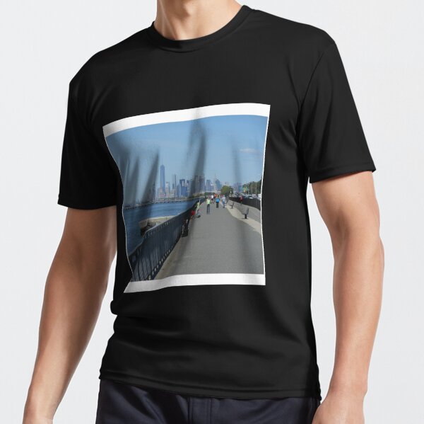 View of the Manhattan from the west coast of Brooklyn Active T-Shirt