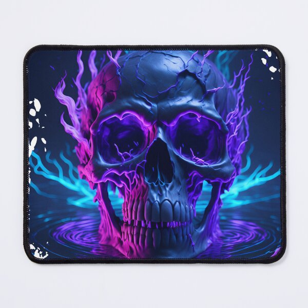 Artikelvorschau, Blue Blaze Skull: Begrüßen Sie die Hitze mit diesem feurigen und einzigartigen Design entworfen und verkauft von Leland-Hicks.