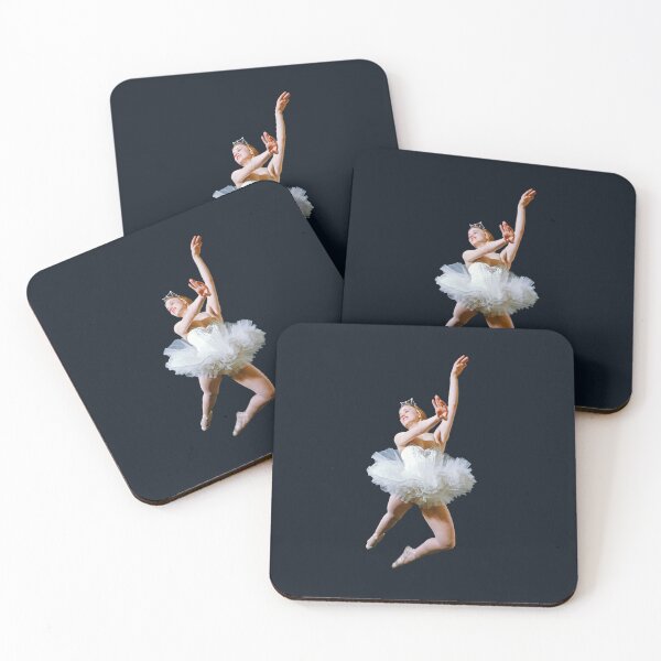 Artikelvorschau, Springender Balletttänzer auf dunklem Hintergrund entworfen und verkauft von thatwaslife.