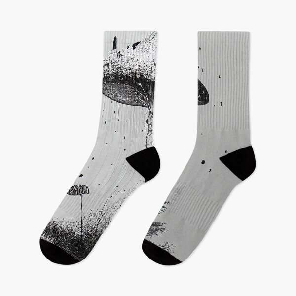 Aperçu de l'œuvre Rustic Minimalist Mushroom Art Greyscale Grunge Print créée et vendue par Abili-Tees.