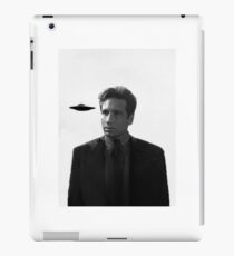 fox mulder iPad Case/Skin