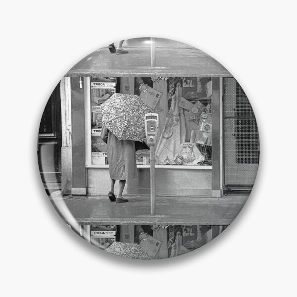 Item preview, r20 / finition 2023 - Olivier Reporter Photo sur: 10 - Les Gens de Paris 1975 Okaio-Umin Créations Olavia-Olao designed and sold by o.okaïo.